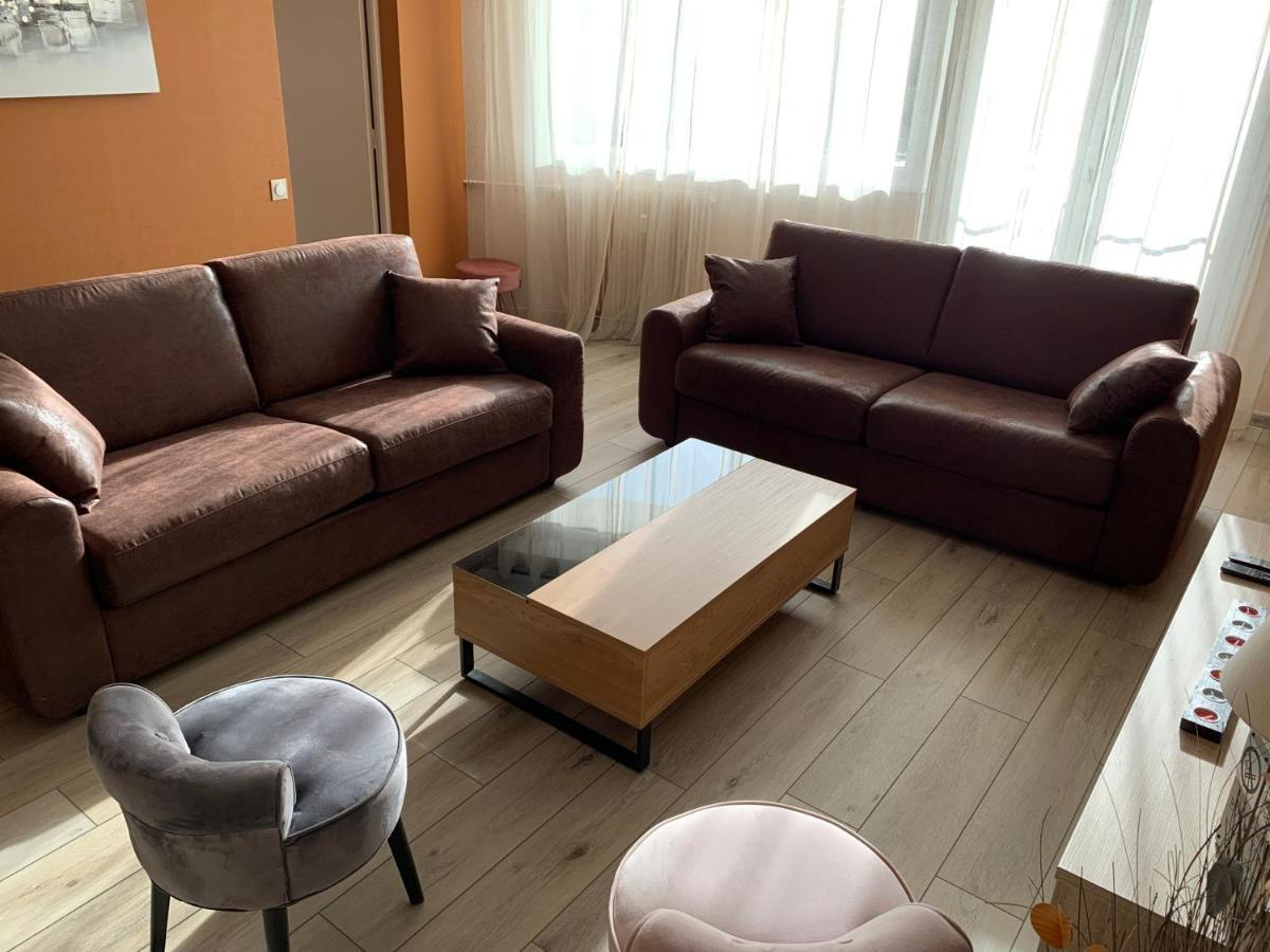 Au Coeur De Lisieux 83 M2 Et Vue Sur La Basilique Apartment Luaran gambar