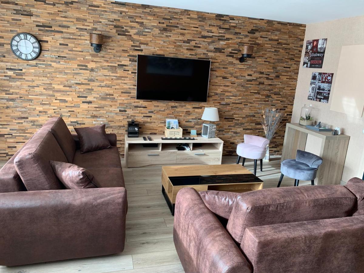 Au Coeur De Lisieux 83 M2 Et Vue Sur La Basilique Apartment Luaran gambar