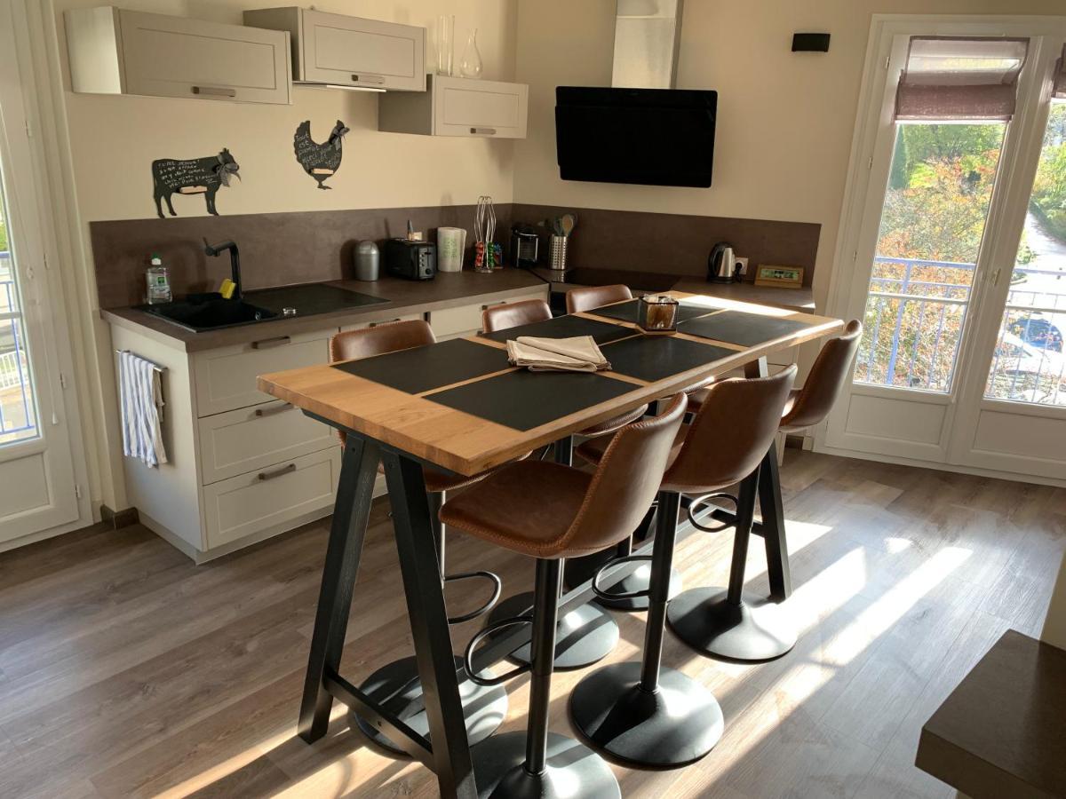 Au Coeur De Lisieux 83 M2 Et Vue Sur La Basilique Apartment Luaran gambar